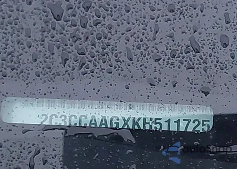 2019 Chrysler 300 Touring z USA, uszkodzony, nr VIN 2C3CCAAGXKH511725